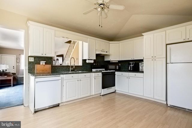 408 ST JOHN, Gloucester City, NJ 08030