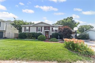 409 Saint John Drive, Godfrey, IL 62035