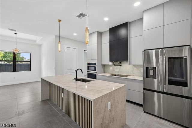 1715 SW 4th ST, Cape Coral, FL 33991