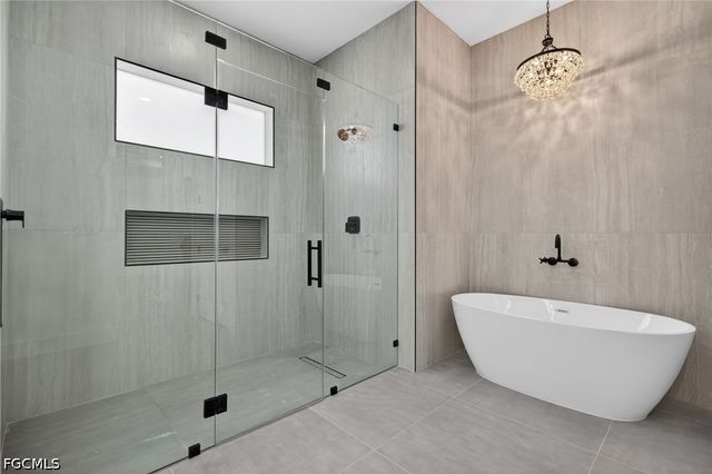 1715 SW 4th ST, Cape Coral, FL 33991