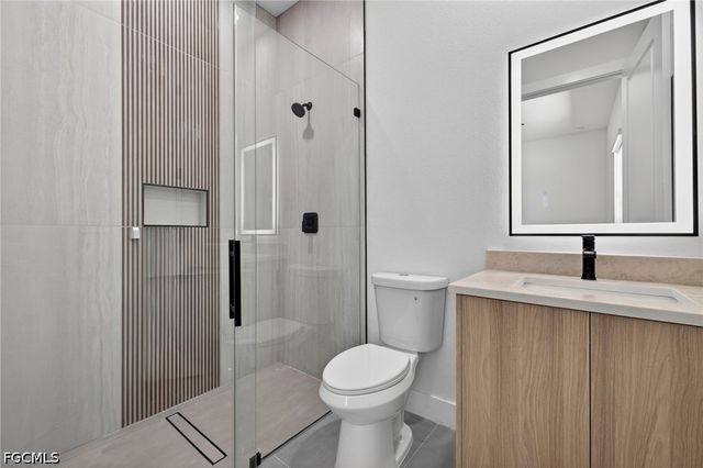 1715 SW 4th ST, Cape Coral, FL 33991