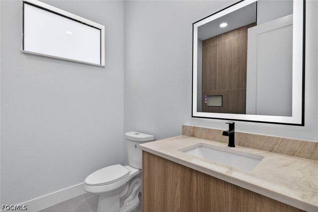 1715 SW 4th ST, Cape Coral, FL 33991