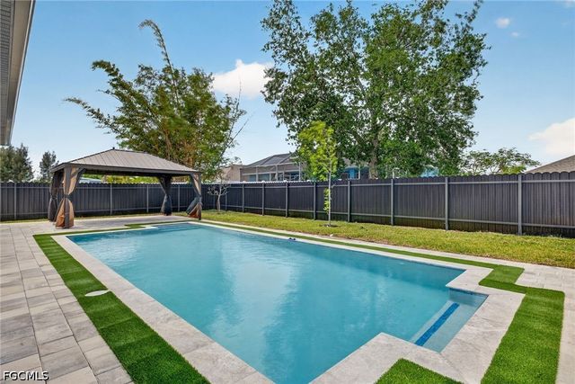 1715 SW 4th ST, Cape Coral, FL 33991