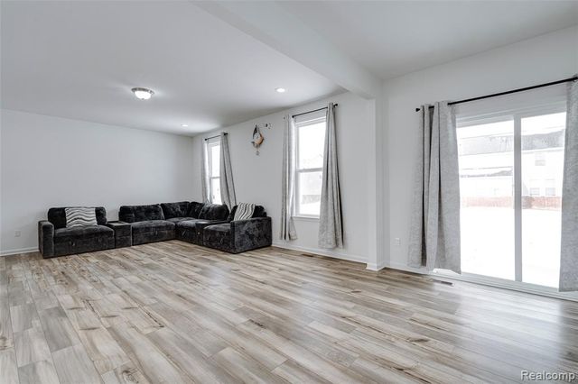 58648 Losino Drive, South Lyon, MI 48178