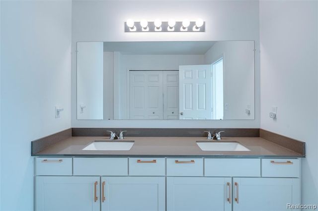 58648 Losino Drive, South Lyon, MI 48178