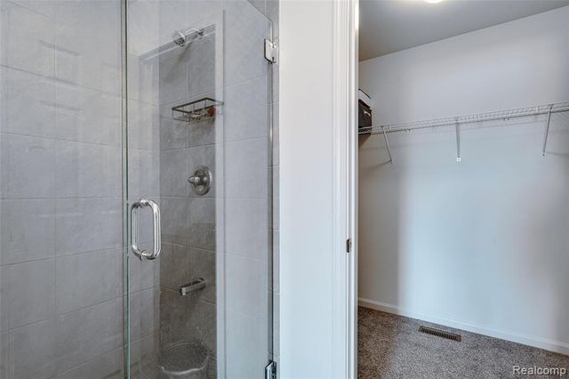 58648 Losino Drive, South Lyon, MI 48178