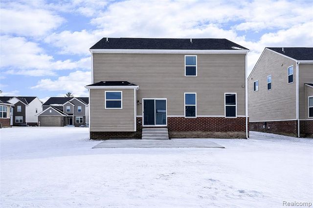 58648 Losino Drive, South Lyon, MI 48178