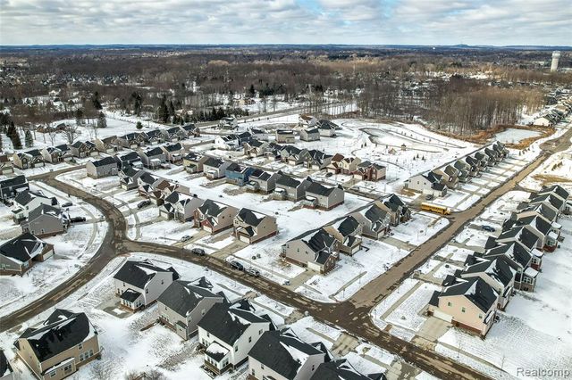 58648 Losino Drive, South Lyon, MI 48178