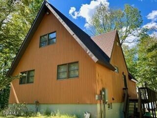 599 S Shore Road, Gloversville, NY 12078