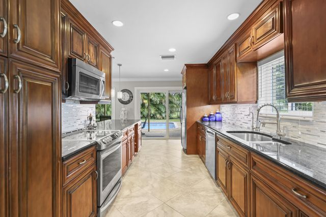 992 NW 83RD Drive, Coral Springs, FL 33071