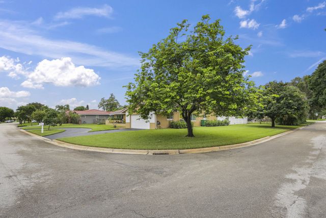 992 NW 83RD Drive, Coral Springs, FL 33071