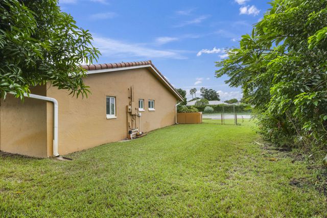 992 NW 83RD Drive, Coral Springs, FL 33071
