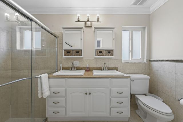 992 NW 83RD Drive, Coral Springs, FL 33071