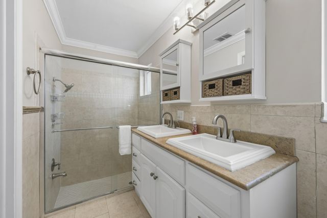 992 NW 83RD Drive, Coral Springs, FL 33071