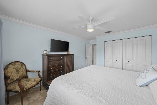 992 NW 83RD Drive, Coral Springs, FL 33071