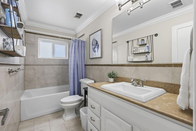 992 NW 83RD Drive, Coral Springs, FL 33071