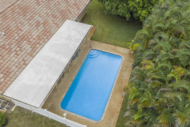992 NW 83RD Drive, Coral Springs, FL 33071