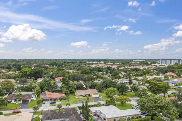992 NW 83RD Drive, Coral Springs, FL 33071
