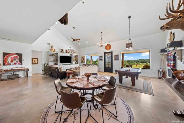 147 Gray Wolf, Blanco, TX 78606