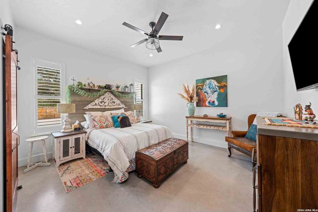 147 Gray Wolf, Blanco, TX 78606