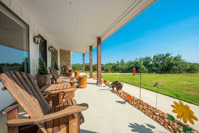 147 Gray Wolf, Blanco, TX 78606
