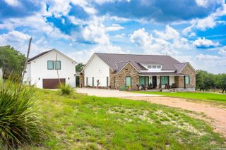 147 Gray Wolf, Blanco, TX 78606