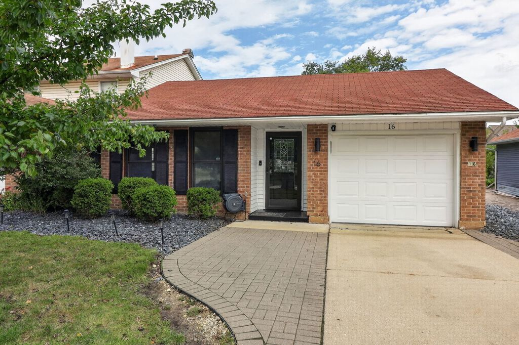 16 Majestic Drive 1, Lombard, IL 60148