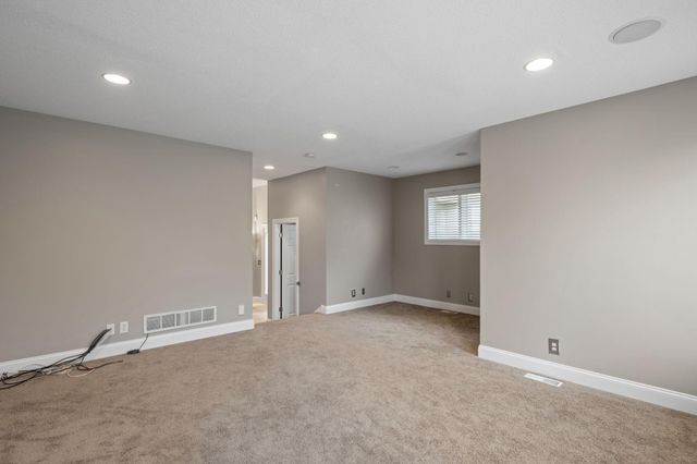 517 River Street Street, Minneapolis, MN 55401