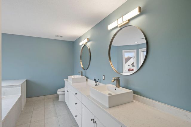 517 River Street Street, Minneapolis, MN 55401