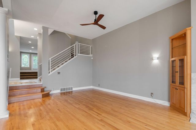 517 River Street Street, Minneapolis, MN 55401