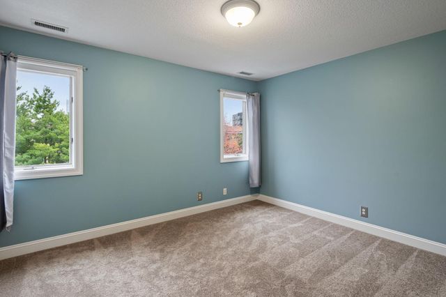 517 River Street Street, Minneapolis, MN 55401