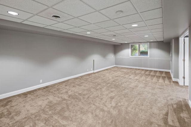 517 River Street Street, Minneapolis, MN 55401