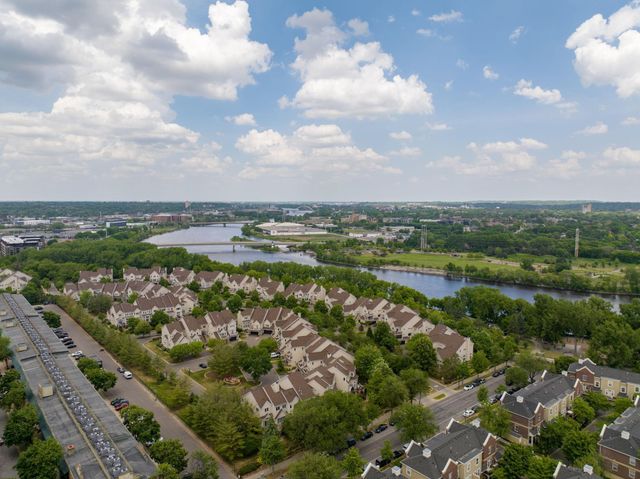 517 River Street Street, Minneapolis, MN 55401