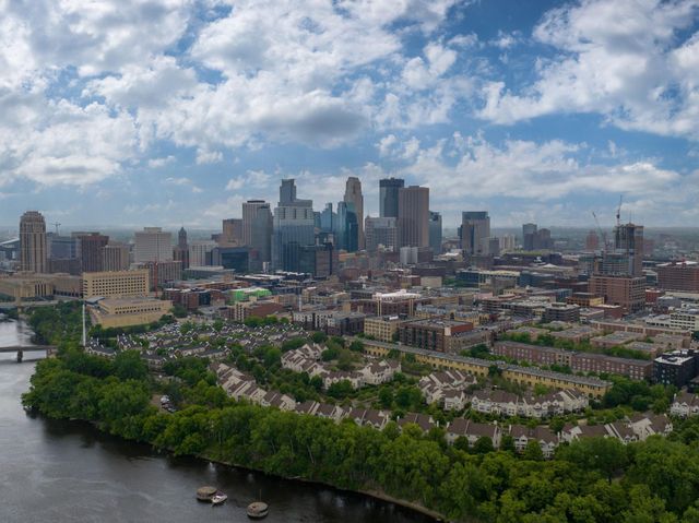 517 River Street Street, Minneapolis, MN 55401