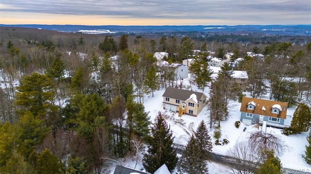 15 Manchester Road, Rock Hill, NY 12775