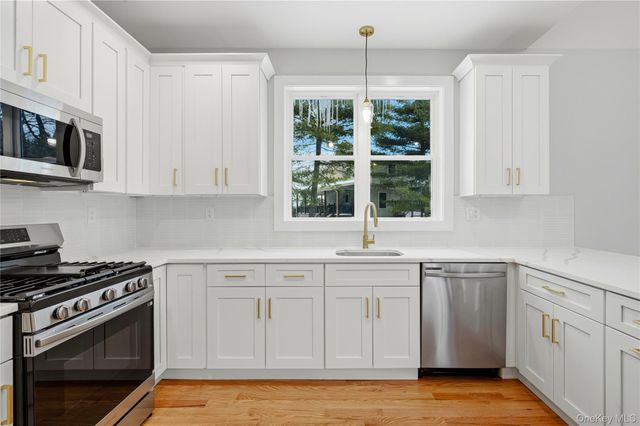 15 Manchester Road, Rock Hill, NY 12775