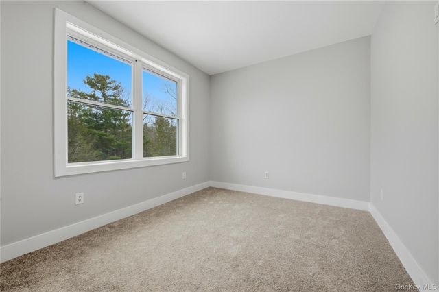 15 Manchester Road, Rock Hill, NY 12775