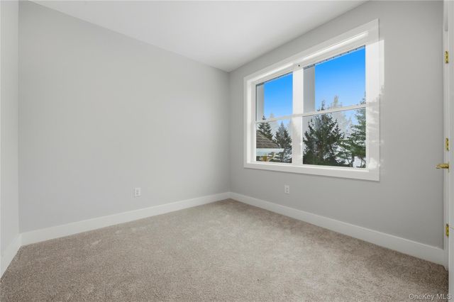 15 Manchester Road, Rock Hill, NY 12775