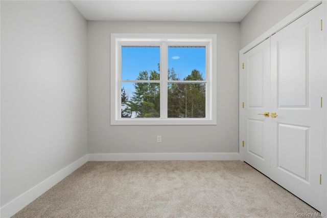 15 Manchester Road, Rock Hill, NY 12775