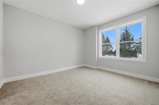 15 Manchester Road, Rock Hill, NY 12775