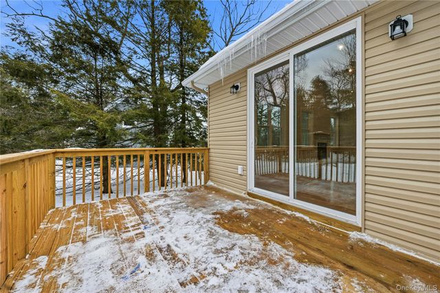 15 Manchester Road, Rock Hill, NY 12775