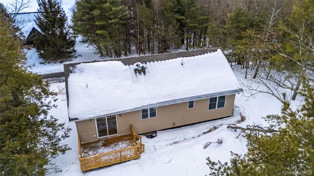 15 Manchester Road, Rock Hill, NY 12775