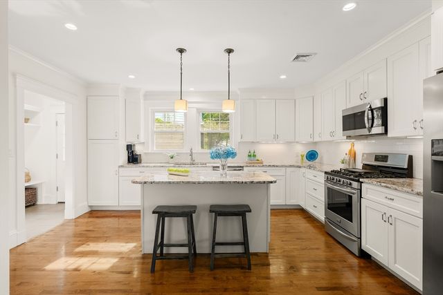 45 Hillside 2, Arlington, MA 02476