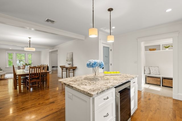 45 Hillside 2, Arlington, MA 02476