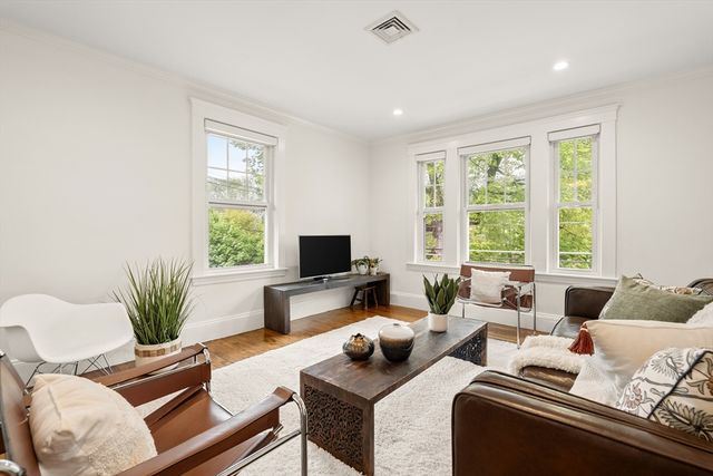 45 Hillside 2, Arlington, MA 02476