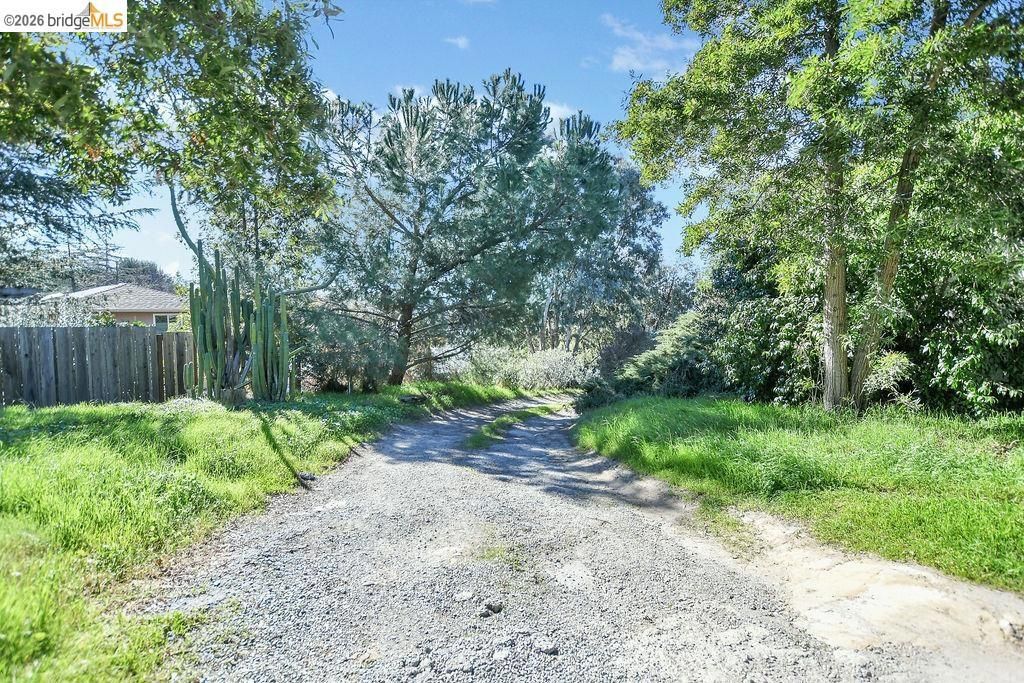 Image 17 of property listing at 4058 Treat Boulevard, Concord, CA 94518