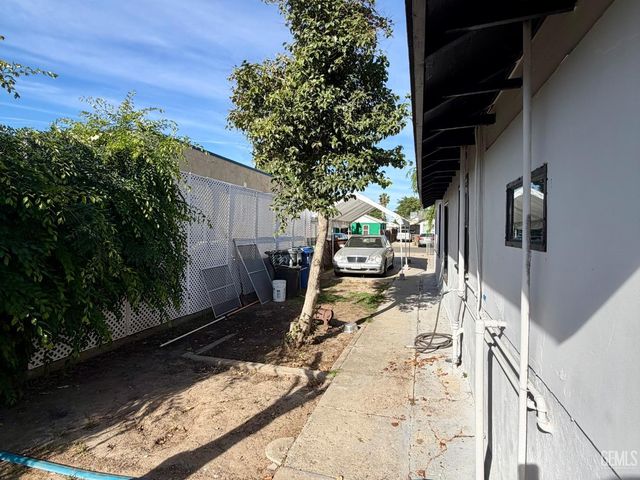 1304 Shasta Street, Bakersfield, CA 93308