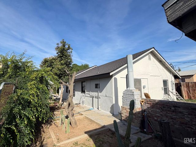 1304 Shasta Street, Bakersfield, CA 93308
