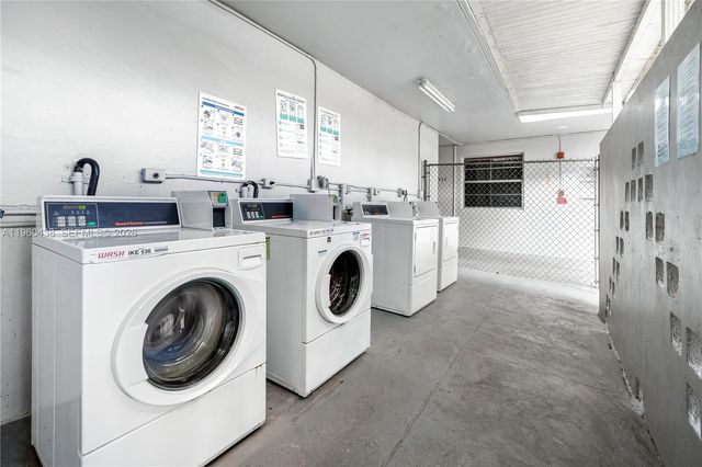 10305 SW 40th St 0, Miami, FL 33165