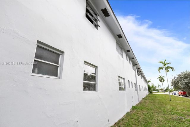 10305 SW 40th St 0, Miami, FL 33165